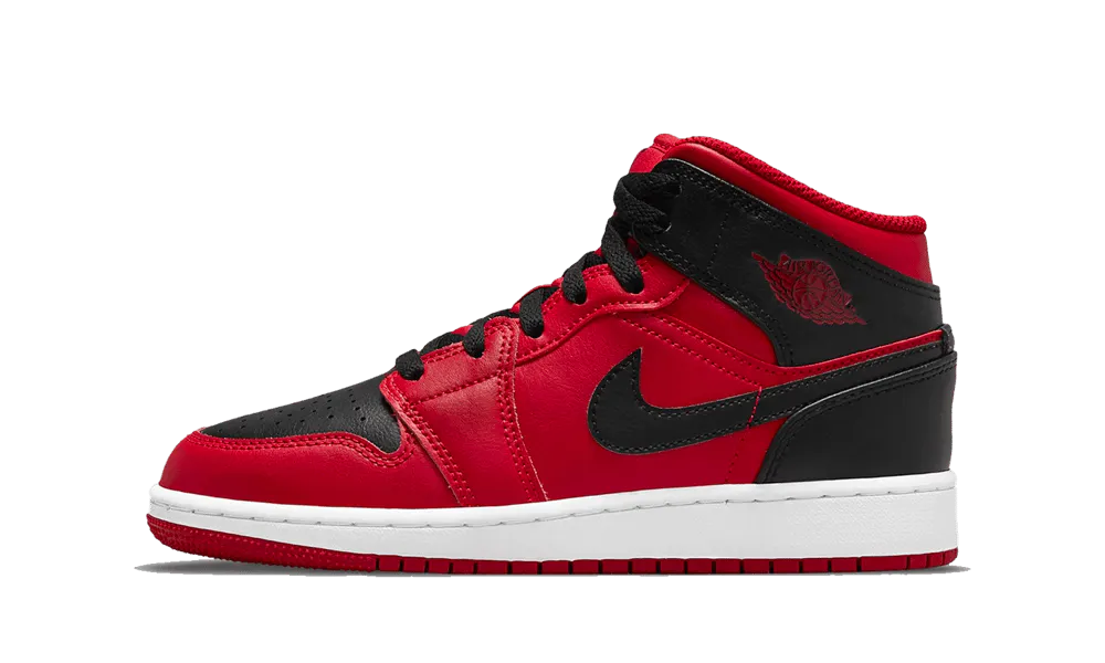 Air Jordan 1 Mid Reverse Bred